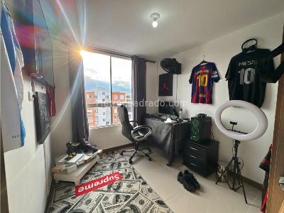 Apartamento de 3 alcobas en venta en Valle Del Lili, Cali, 85 m² · foto 11 de 13