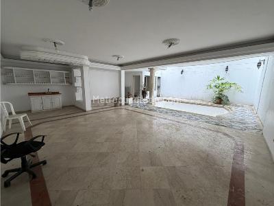 Casa de 5 alcobas en venta en El Ingenio, Cali, 450 m² · foto 16 de 20