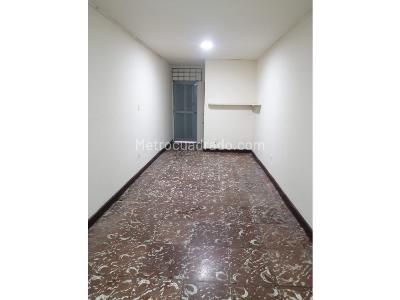 Casa de 5 alcobas en venta en Las Delicias, Cali, 240 m² · foto 7 de 15