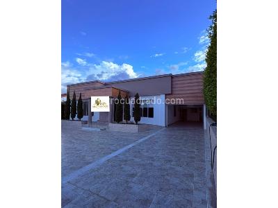 Casa de 5 alcobas en venta en Ciudad Jardin, Cali, 1050 m² · foto 2 de 20