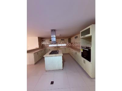 Casa de 5 alcobas en venta en Ciudad Jardin, Cali, 1050 m² · foto 3 de 20