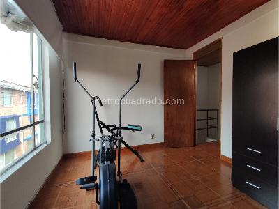 Casa en venta en Fontibon, Bogotá · foto 2 de 10