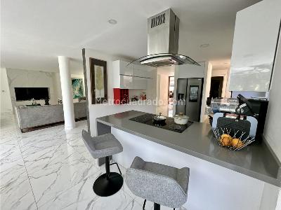 Casa de 5 alcobas en venta en El Poblado, Medellín, 431 m² · foto 9 de 20