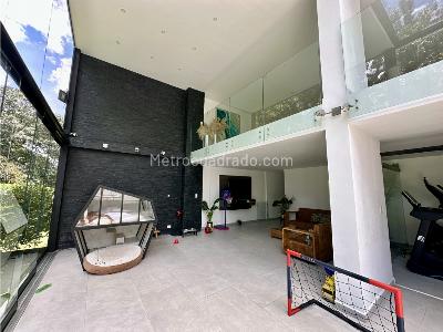 Casa de 5 alcobas en venta en El Poblado, Medellín, 431 m² · foto 13 de 20