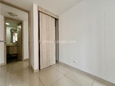 Apartamento de 3 alcobas en venta en Santa Catalina, Itagüí, 73 m² · foto 8 de 16