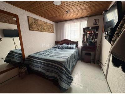 Apartamento de 3 alcobas en venta en Toscana, Bogotá, 48 m² · foto 4 de 7