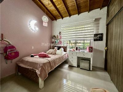 Casa de 3 alcobas en venta en Camino Verde, Envigado, 138 m² · foto 8 de 20