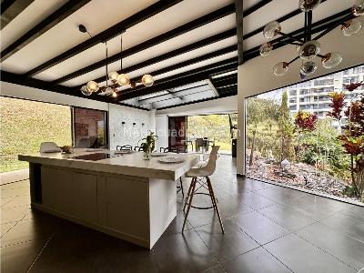 Casa de 4 alcobas en venta en Las Lomitas, Sabaneta, 1100 m² · foto 2 de 16