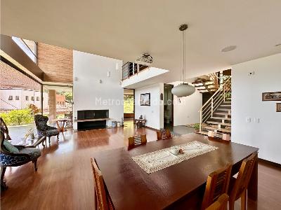 Casa de 5 alcobas en venta en Las Lomitas, Sabaneta, 570 m² · foto 10 de 20
