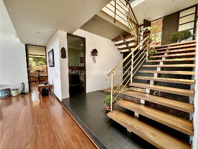 Casa de 5 alcobas en venta en Las Lomitas, Sabaneta, 570 m² · foto 11 de 20