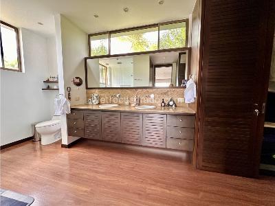 Casa de 5 alcobas en venta en Las Lomitas, Sabaneta, 570 m² · foto 15 de 20