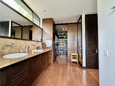 Casa de 5 alcobas en venta en Las Lomitas, Sabaneta, 570 m² · foto 16 de 20