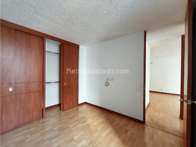 Apartamento de 2 alcobas en venta en Suba El Poa, Bogotá, 40 m² · foto 4 de 11