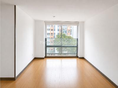 Apartamento de 3 alcobas en venta en Suba Pinar, Bogotá, 56 m² · foto 2 de 13