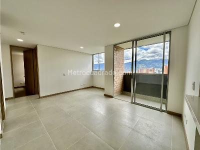 Apartamento de 2 alcobas en venta en Itagui Ditaires, Itagüí, 62 m² · foto 2 de 20