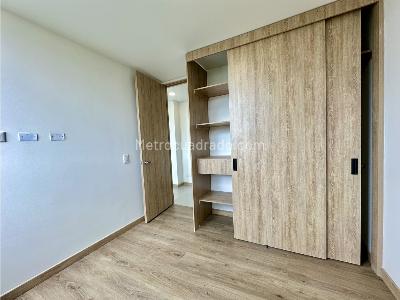 Apartamento de 2 alcobas en venta en Itagui Ditaires, Itagüí, 62 m² · foto 3 de 20