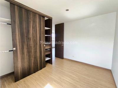 Apartamento de 3 alcobas en venta en Cabañas, Bello, 91 m² · foto 16 de 20