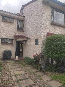 Casa de 4 alcobas en venta en La Campiña, Bogotá, 300 m² · foto 3 de 20