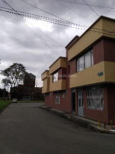 Casa de 4 alcobas en venta en El Tejar, Bogotá, 221 m² · foto 2 de 20
