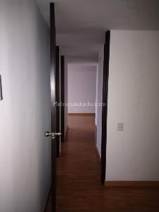 Apartamento de 3 alcobas en venta en Aures Corinto, Bogotá, 66 m² · foto 5 de 20