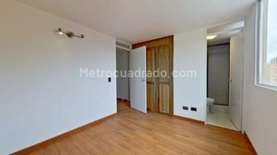 Apartamento de 3 alcobas en venta en Plaza Baviera Iv, Bogotá, 56 m² · foto 14 de 20