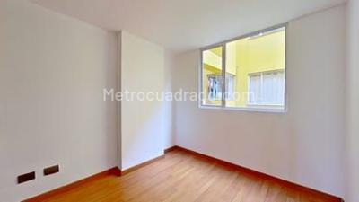 Apartamento de 3 alcobas en venta en Plaza Baviera Iv, Bogotá, 56 m² · foto 17 de 20