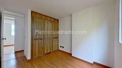 Apartamento de 3 alcobas en venta en Plaza Baviera Iv, Bogotá, 56 m² · foto 3 de 20