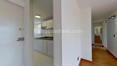 Apartamento de 3 alcobas en venta en Plaza Baviera Iv, Bogotá, 56 m² · foto 4 de 20