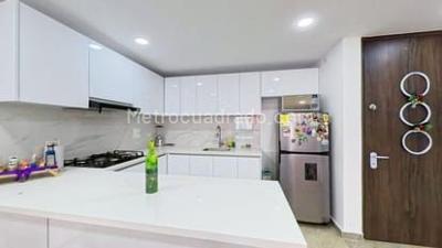 Apartamento en venta en Cedritos, Bogotá · foto 2 de 20