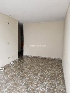 Apartamento de 3 alcobas en venta en Aures Costa Azul, Bogotá, 56 m² · foto 2 de 18