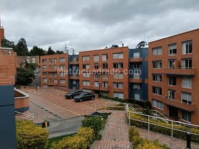 Apartamento de 3 alcobas en venta en Altamonte, Bogotá, 68 m² · foto 2 de 20