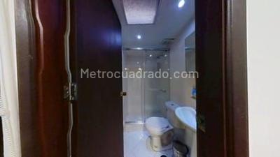 Apartamento de 2 alcobas en venta en Chico El Lago, Bogotá, 95 m² · foto 15 de 20