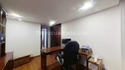 Apartamento de 2 alcobas en venta en Chico El Lago, Bogotá, 95 m² · foto 5 de 20