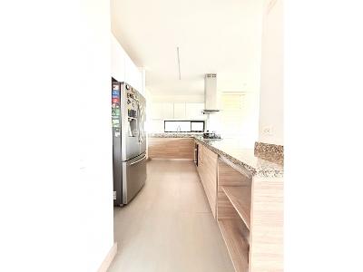 Casa de 4 alcobas en venta en Cajica, Cajicá, 206 m² · foto 2 de 20