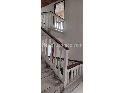 Casa de 5 alcobas en arriendo en Villavicencio, Villavicencio, 450 m² · foto 7 de 13