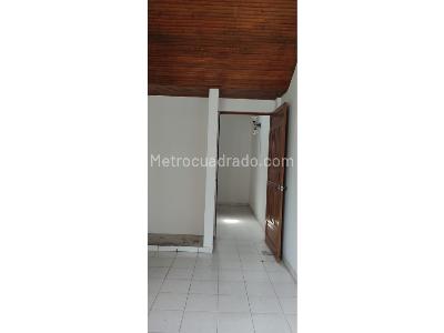 Casa de 5 alcobas en arriendo en Villavicencio, Villavicencio, 450 m² · foto 9 de 13