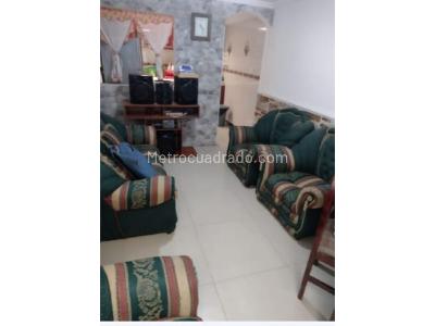 Casa de 3 alcobas en venta en Compartir, Soacha, 72 m² · foto 2 de 9