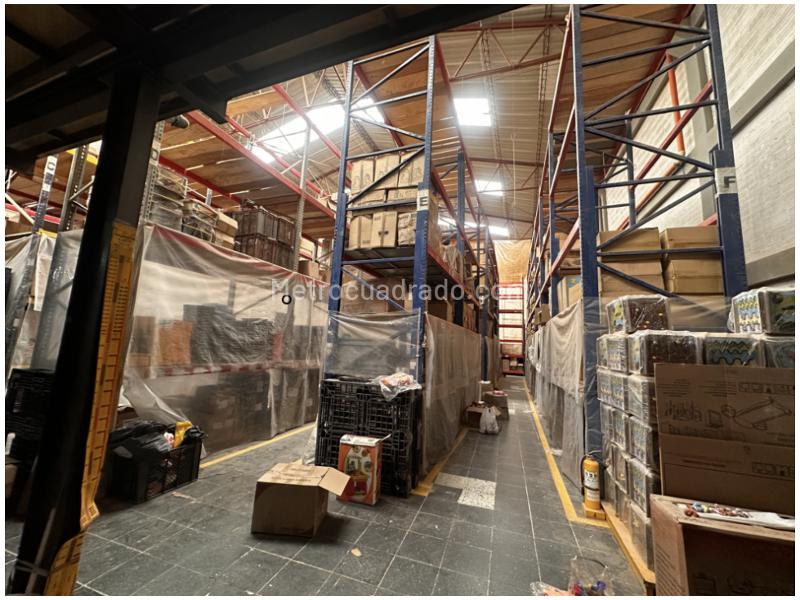 Bodega en Venta, Fontibon, Bogotá D.C. - Más