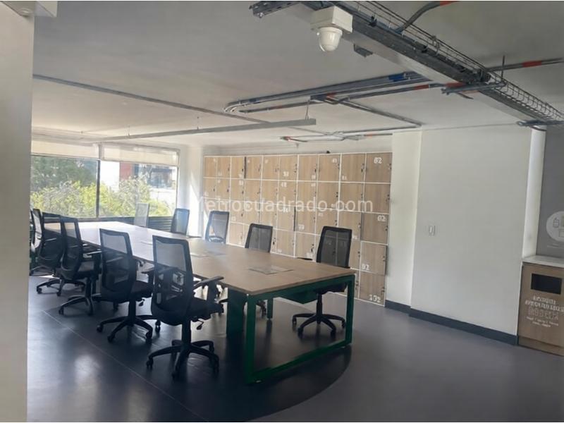 Edificio de Oficinas en Venta, El Lago, Bogotá D.C. - Vista 2