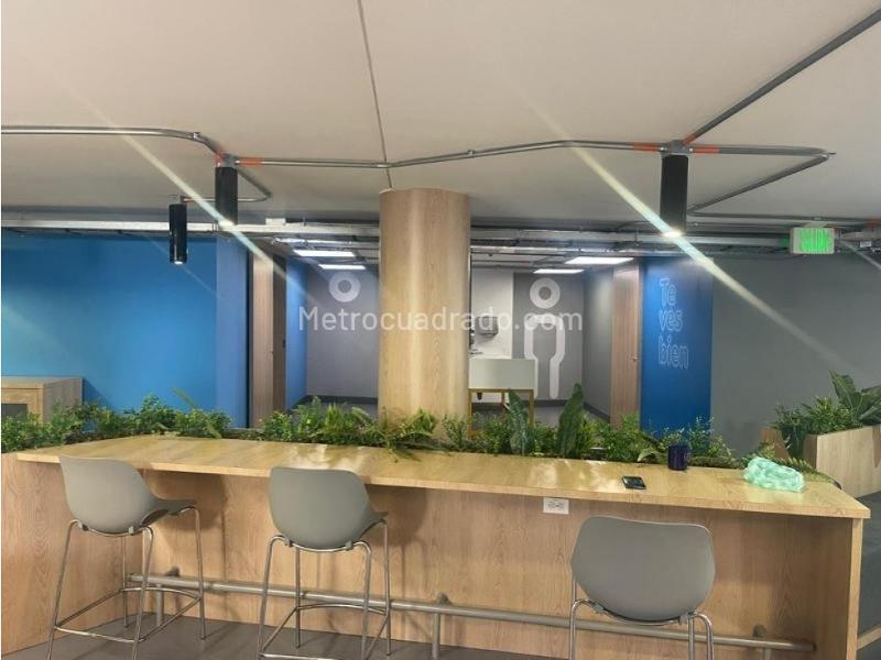Edificio de Oficinas en Venta, El Lago, Bogotá D.C. - Vista 3