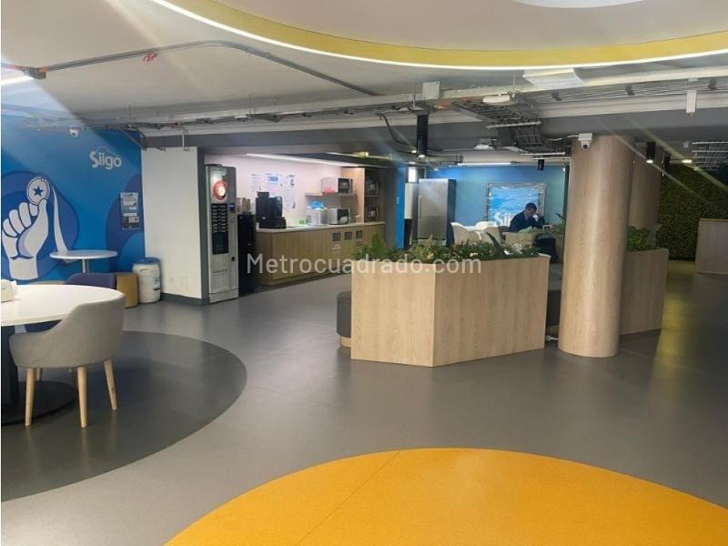Edificio de Oficinas en Venta, El Lago, Bogotá D.C. - Vista 5