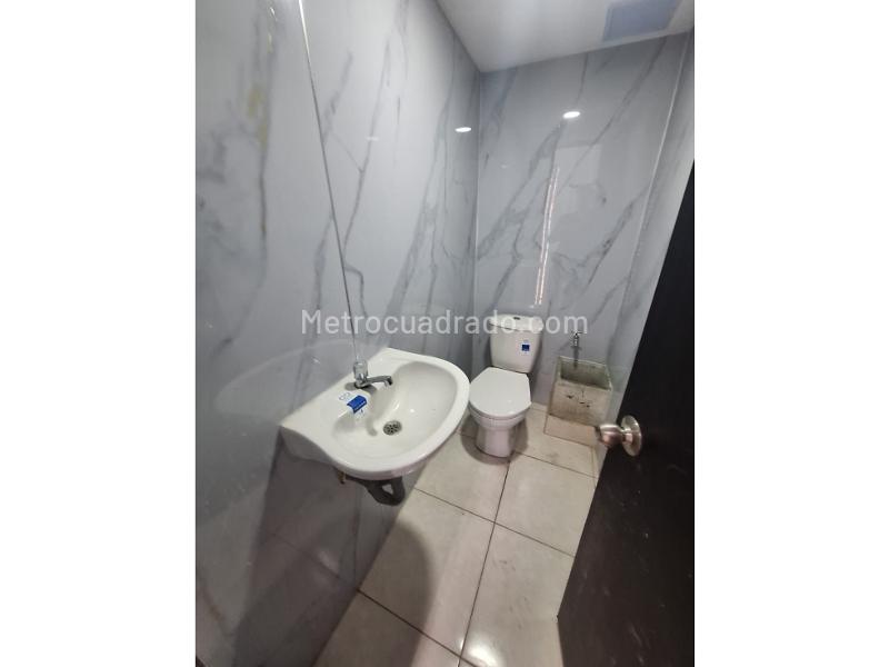Local Comercial en Arriendo, Puente Aranda, Bogotá D.C. - Más