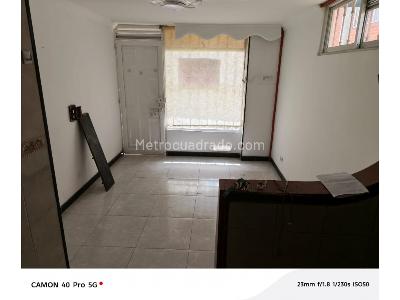 Casa de 2 alcobas en venta en Soacha, Soacha, 53 m² · foto 3 de 11