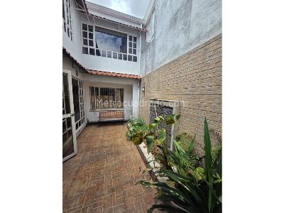 Casa de 5 alcobas en venta en Modelia, Bogotá, 400 m² · foto 11 de 20