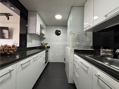 Apartamento de 3 alcobas en venta en Pontevedra, Bogotá, 106 m² · foto 5 de 19