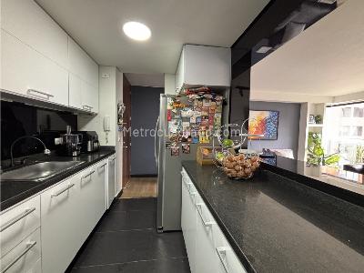 Apartamento de 3 alcobas en venta en Pontevedra, Bogotá, 106 m² · foto 7 de 19