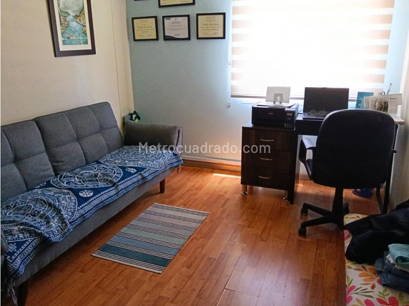 Piso – Bogotá, Cundinamarca, Localidad Puente Aranda - Más