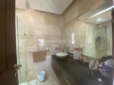 Apartamento de 3 alcobas en venta en Normandia, Cali, 167 m² · foto 18 de 20