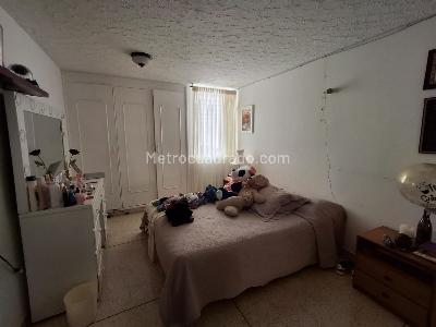 Apartamento de 2 alcobas en venta en Granada, Cali, 95 m² · foto 9 de 13