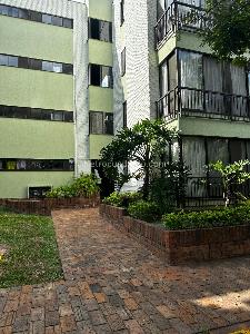 Apartamento en venta en Multicentro, Cali · foto 3 de 17